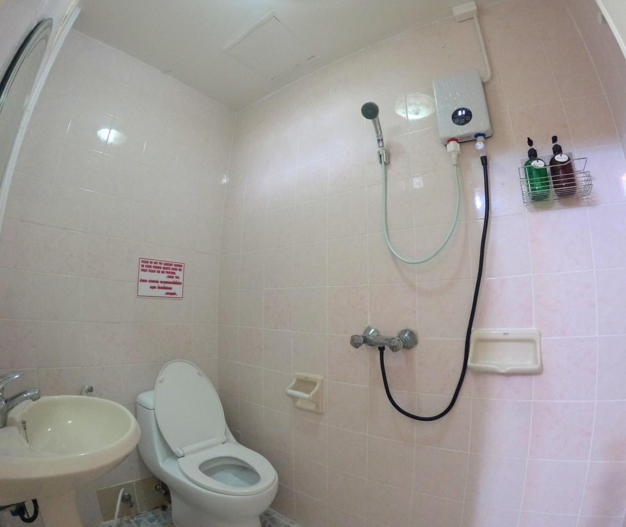 Kpop Hostel Karon المظهر الخارجي الصورة